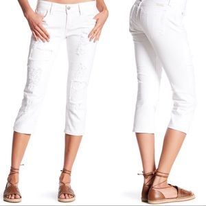 Miss Me Sz. 30 White Distressed Signature Capri Jeans